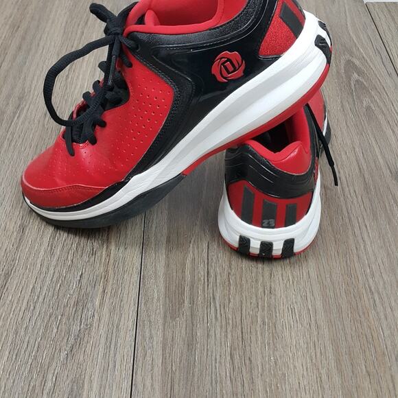 Adidas Red and black ‎ D Rose sz 11 like new
